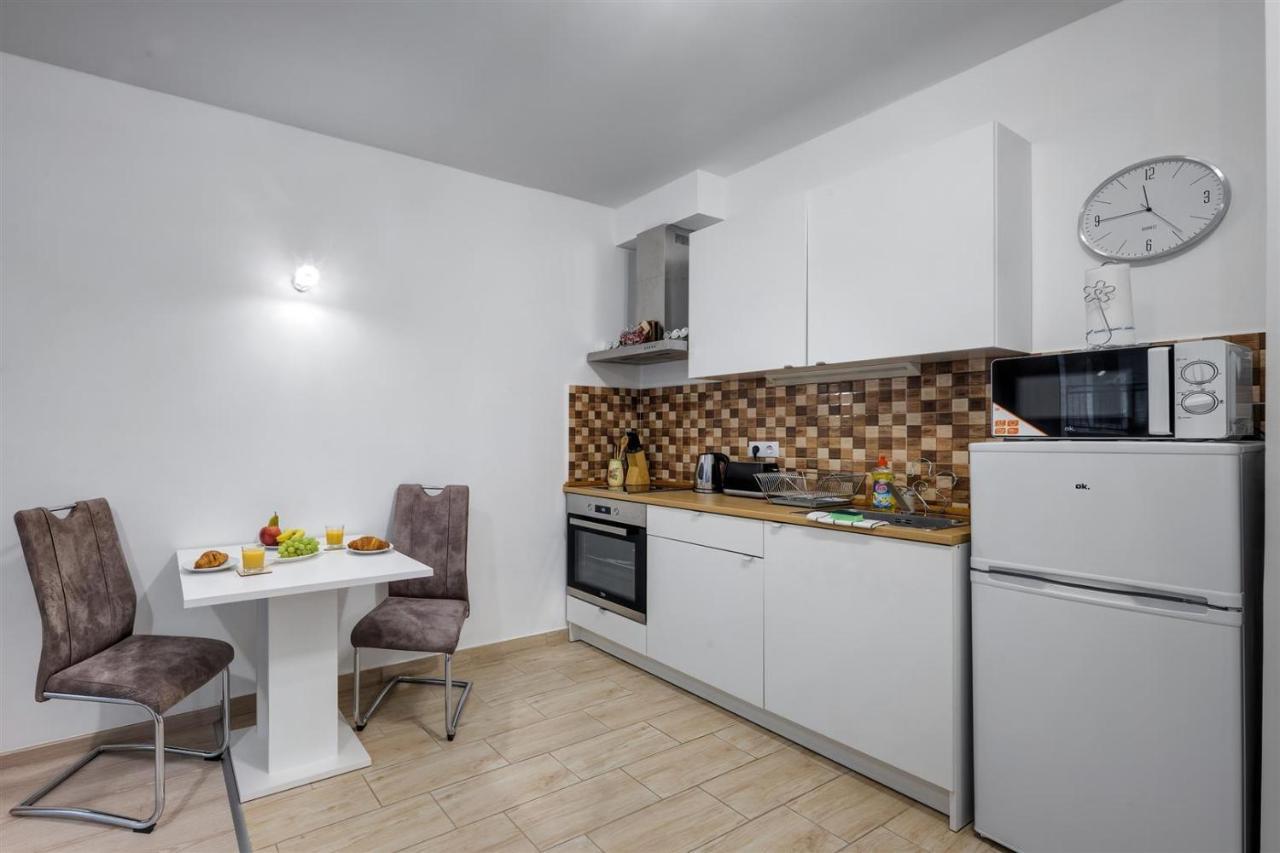 Leonardo Ground Apartment Budapest Luaran gambar